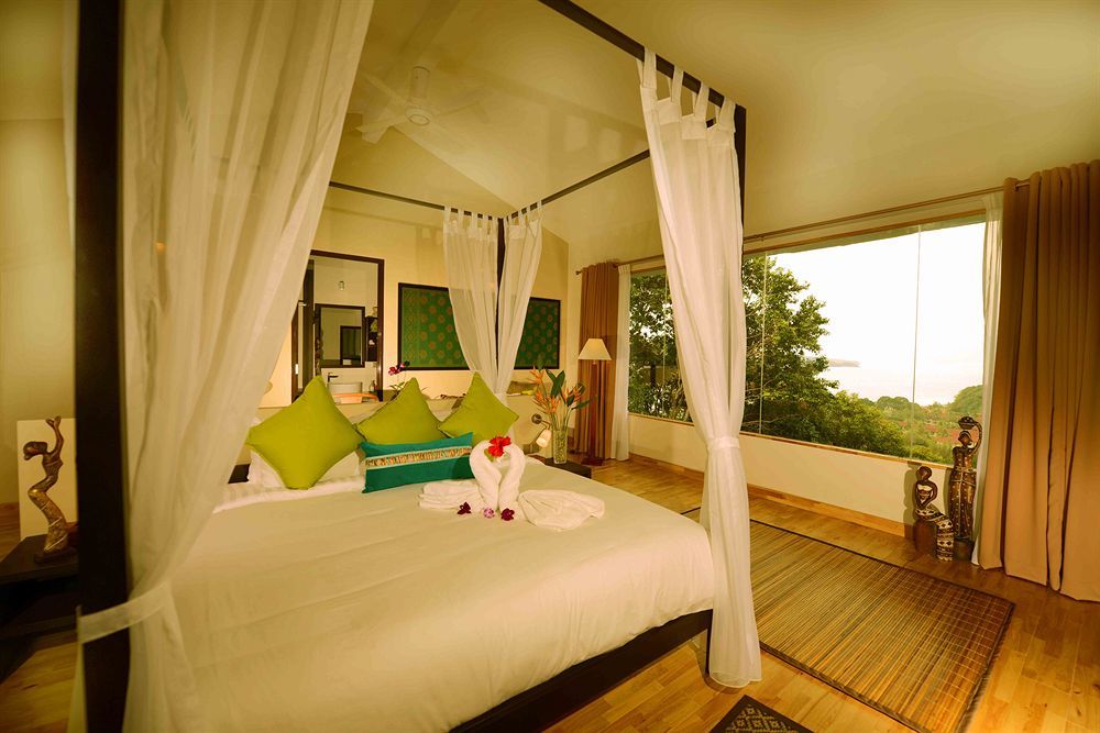 Ambong Rainforest Retreat Pantai Tengah  Extérieur photo