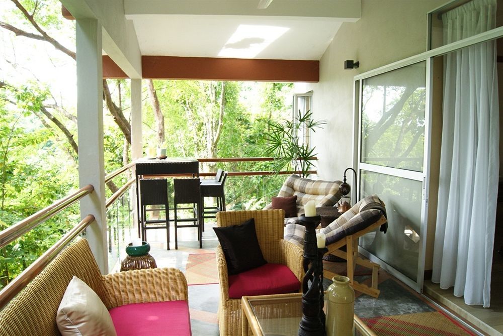 Ambong Rainforest Retreat Pantai Tengah  Extérieur photo